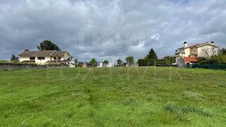 Land for sale in Valença, Portugal — €90,000