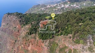 Land for sale in Câmara de Lobos, Portugal — €800,000