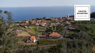 Land for sale in Porto Moniz, Portugal — €90,000