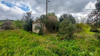 Land for sale in Arruda dos Vinhos, Portugal — €175,000