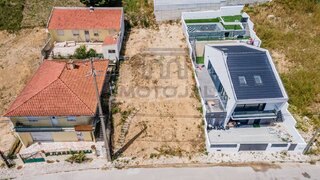Land for sale in Vila Franca de Xira, Portugal — €99,000