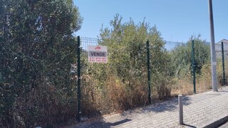 Land for sale in Amadora, Portugal — €135,000