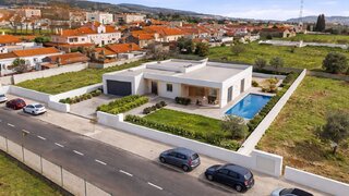 Land for sale in Loures, Portugal — €330,000