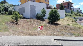 Terreno de 334 m² em Bragança