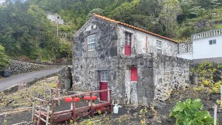 Land for sale in Lajes do Pico, Portugal — €85,000