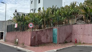 Land for sale in Câmara de Lobos, Portugal — €150,000