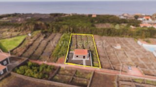 Land for sale in Praia da Vitória, Portugal — €296,000