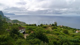 Land for sale in Santana, Portugal — €90,000