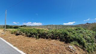 Terreno em Guarda · 88 000 m² · 47 500 €