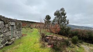 Land for sale in Gouveia, Portugal — €32,500