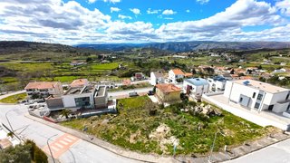 Terreno de 855 m² em Guarda