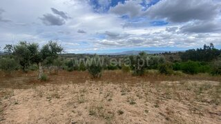 Land for sale in Gouveia, Portugal — €65,000