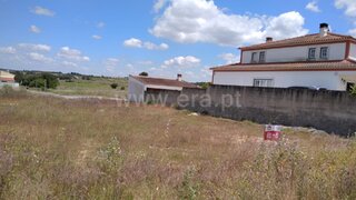 Land for sale in Alpiarça, Portugal — €62,380