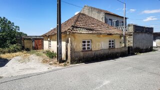 Land for sale in Oliveira do Hospital, Portugal — €57,000