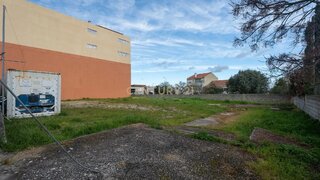 Land for sale in Amadora, Portugal — €165,000