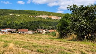 Land for sale in Porto de Mós, Portugal — €71,150