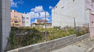 Terreno para venda em Amadora, Portugal — 280 000 €