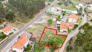 Terreno de 810 m² em Leiria
