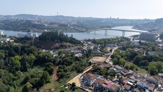 Terreno de 290 m² em Porto