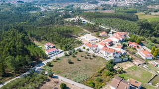 Terreno de 2730 m² em Leiria