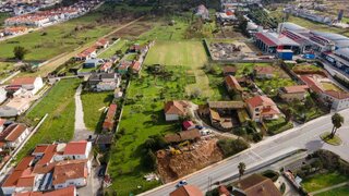 Terreno em Leiria · 14 070 m² · 1 300 000 €