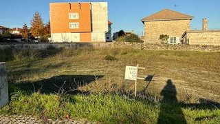 Land for sale in Carrazeda de Ansiães, Portugal — €61,425