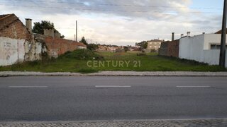 Land for sale in Marinha Grande, Portugal — €220,000