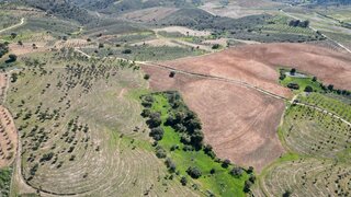 Land for sale in Alfândega da Fé, Portugal — €320,000