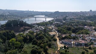 Terreno de 589 m² em Porto