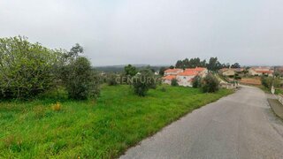 Terreno em Leiria · 640 m² · 34 990 €