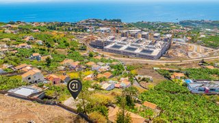 Land for sale in Funchal, Portugal — €370,000
