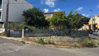 Land for sale in Loures, Portugal — €99,000