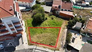 Land for sale in Amadora, Portugal — €85,000