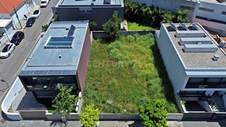 Terreno · 191 m² · 320 000 €
