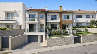 Land for sale in Vila Nova de Gaia, Portugal — €65,000