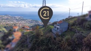 Land for sale in Câmara de Lobos, Portugal — €90,000