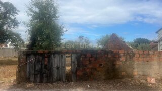 Land for sale in Figueiró dos Vinhos, Portugal — €9,900