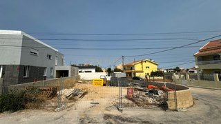 Terreno para venda em Almada, Portugal — 110 000 €