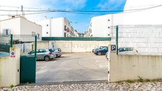 Land for sale in Almada, Portugal — €540,000