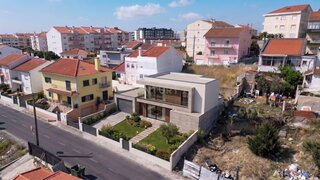Land for sale in Odivelas, Portugal — €110,000