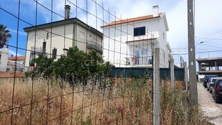 Land for sale in Almada, Portugal — €220,000