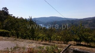 Land for sale in Cinfães, Portugal — €30,000
