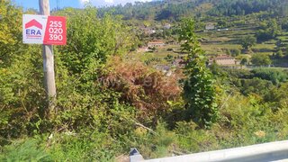 Land for sale in Cinfães, Portugal — €49,500