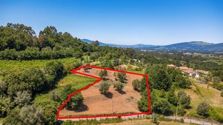 Land for sale in Valença, Portugal — €59,000