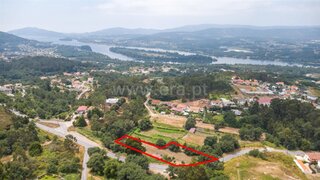 Land for sale in Vila Nova de Cerveira, Portugal — €175,000