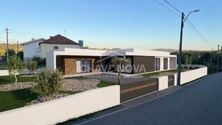 Terreno para venda em Santa Maria da Feira, Portugal — 74 000 €