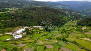 Land for sale in Cinfães, Portugal — €295,000
