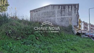 Land for sale in Santa Maria da Feira, Portugal — €175,000