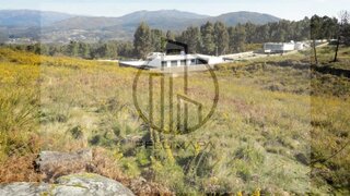 Land for sale in Póvoa de Lanhoso, Portugal — €90,000