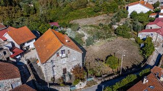Land for sale in Vouzela, Portugal — €280,000